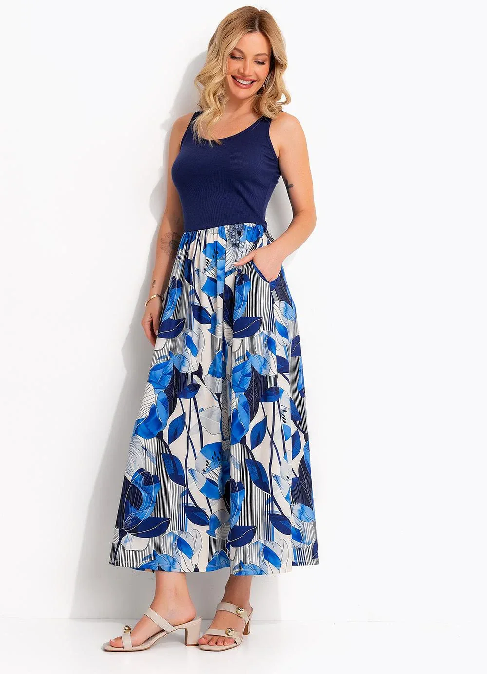 Quintess - Vestido Floral Azul em Malha Fria