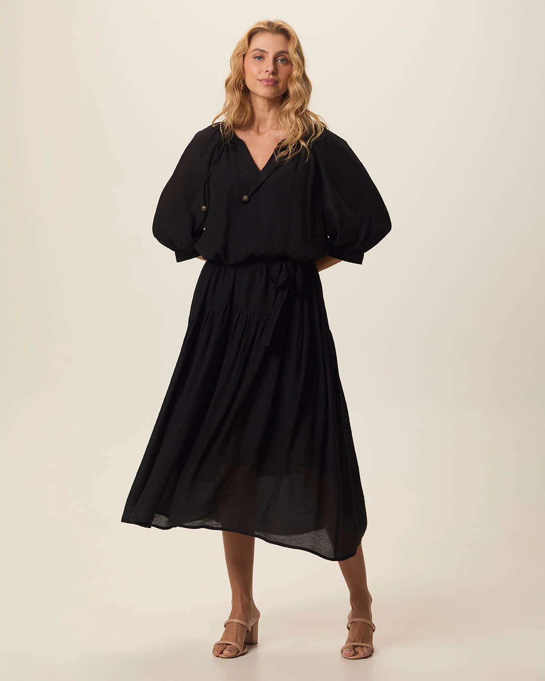 Vestido Midi Feminino Evasê Amarração No Decote E Acompanha Cinto Em Crepe Leve