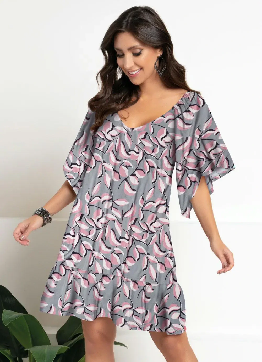 Quintess - Vestido Curto Floral Cinza Mangas Amplas 3/4