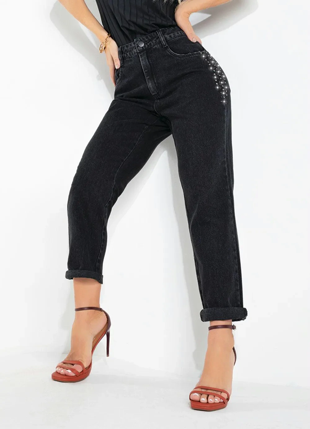 Sawary Jeans - Calça Preta Reta com Apliques Laterais Sawary