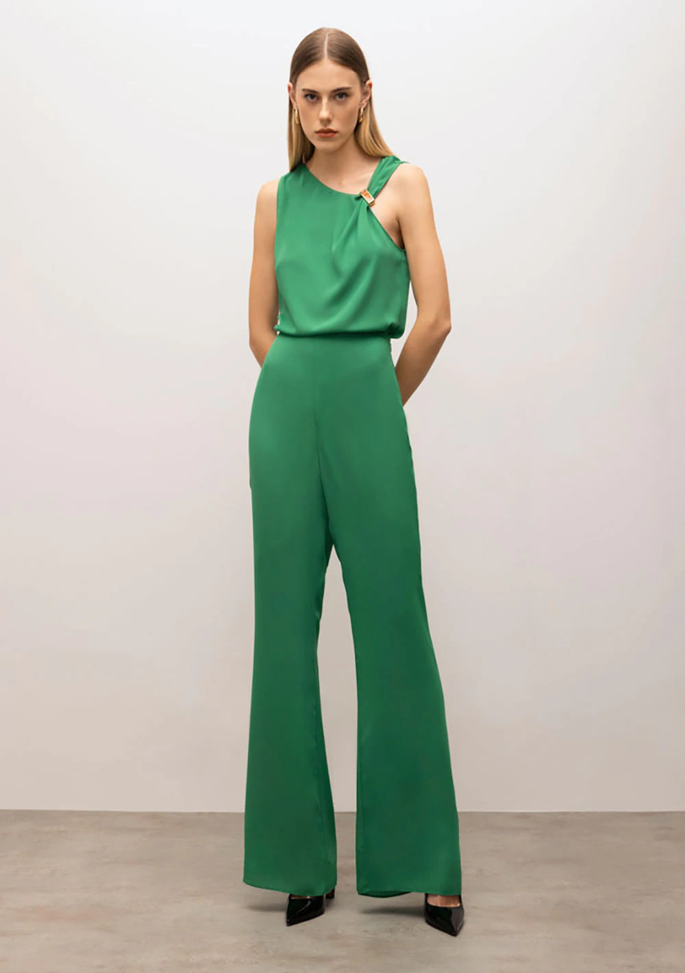 Calça Iódice Flare Cós Alto Detalhe Zíper Verde