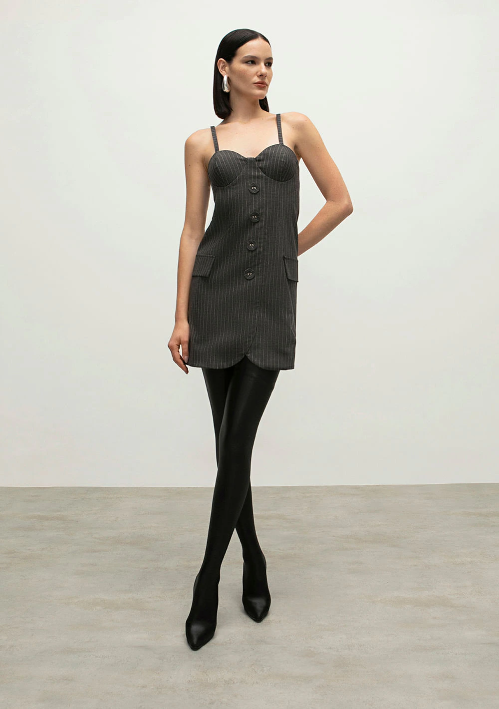 Vestido Iódice Curto Decote Princesa Transpasse Frente Cinza