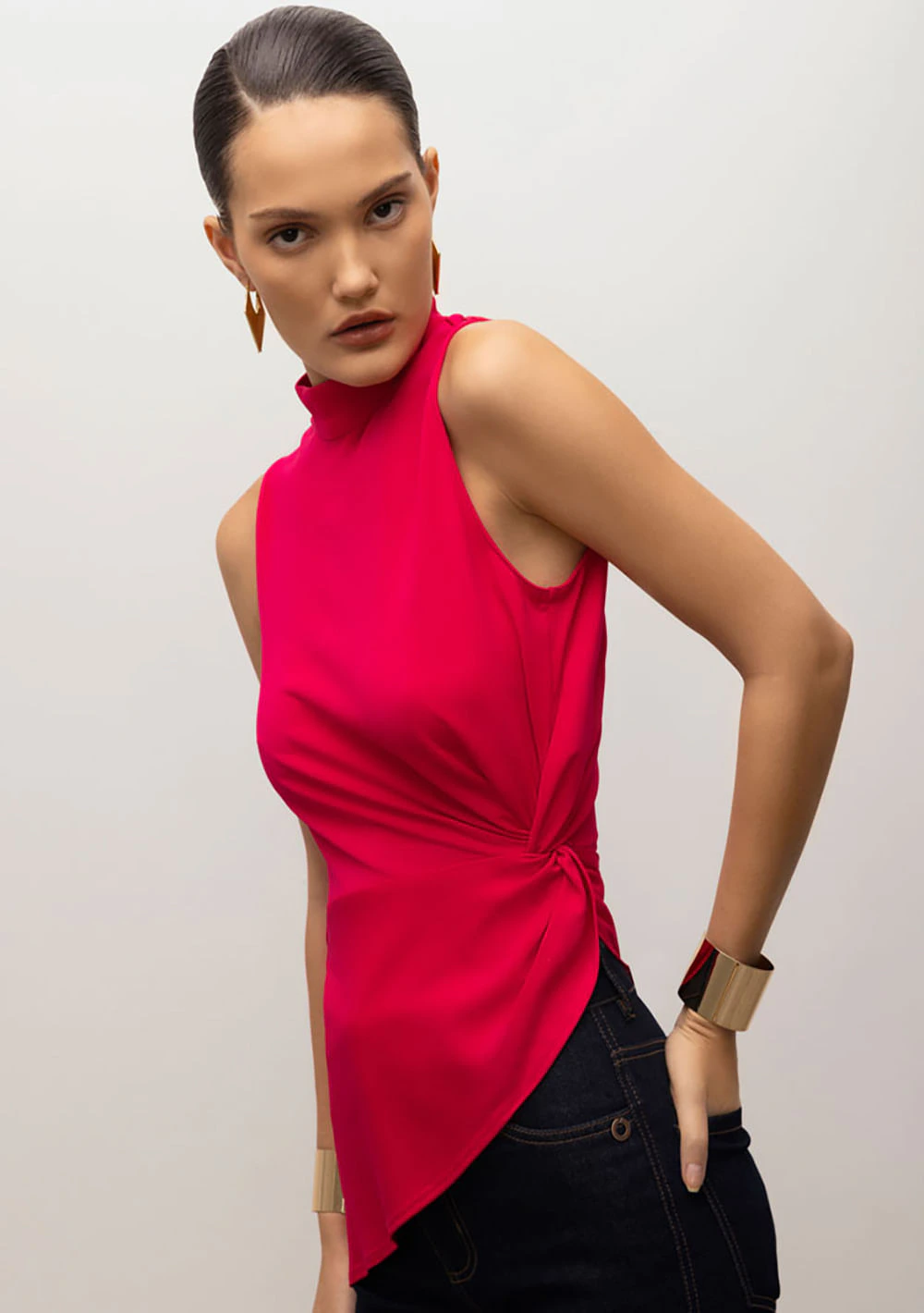 Blusa Iódice Gola Alta Sem Manga Torção Frente Pink