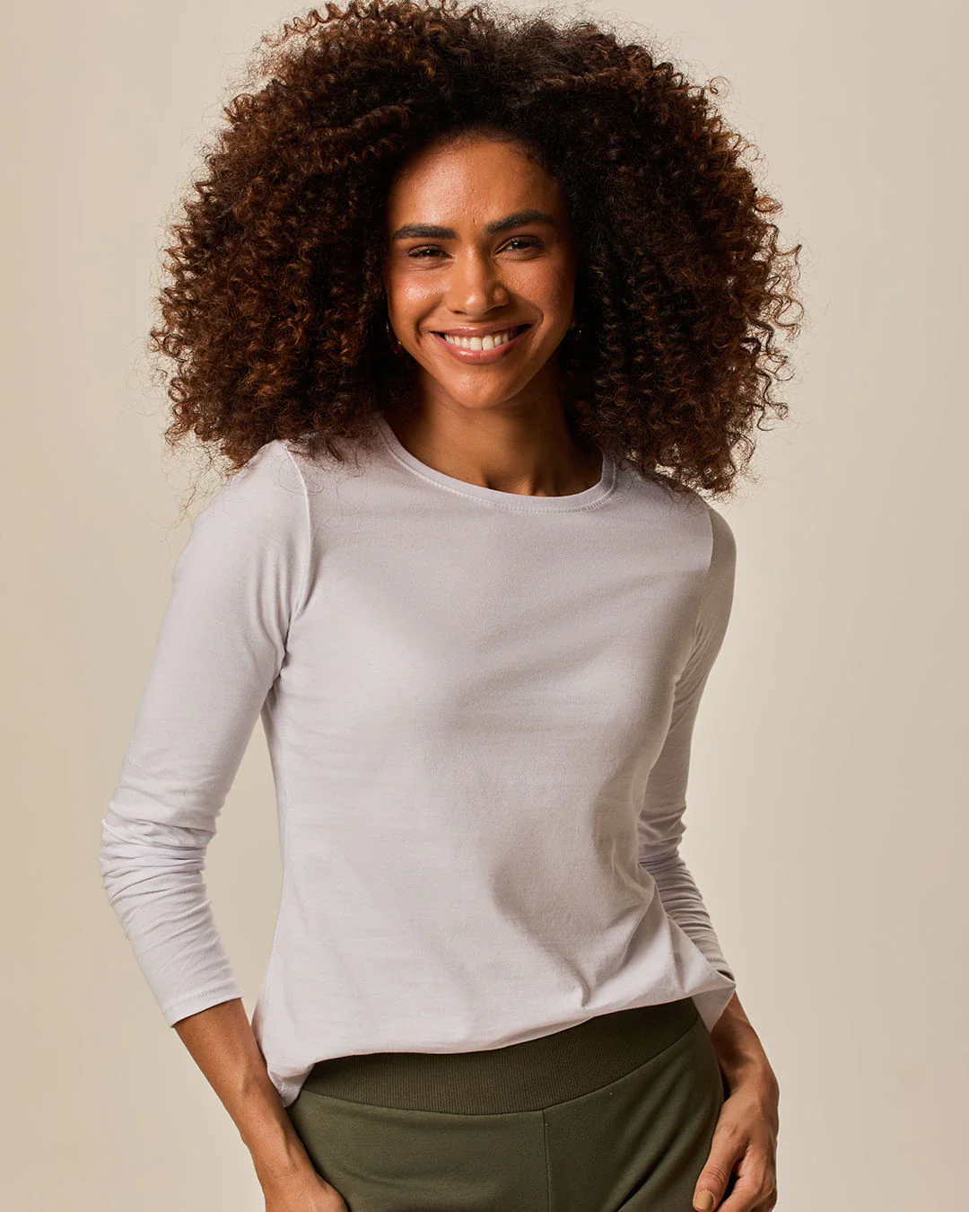 Blusa Básica Feminina Decote Redondo Manga Longa Em Algodão