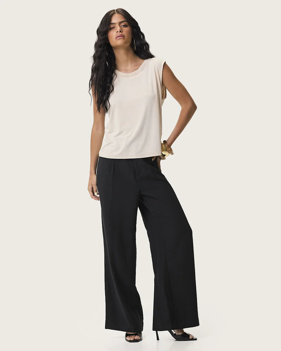 Blusa Básica Feminina Decote Redondo Em Malha Viscose Stretch - ENFIM