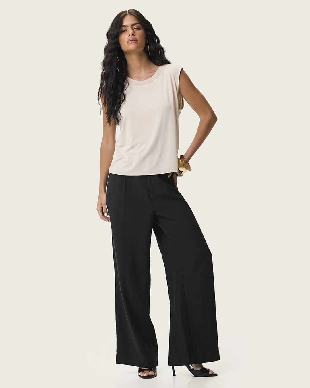 Blusa Básica Feminina Decote Redondo Em Malha Viscose Stretch - ENFIM