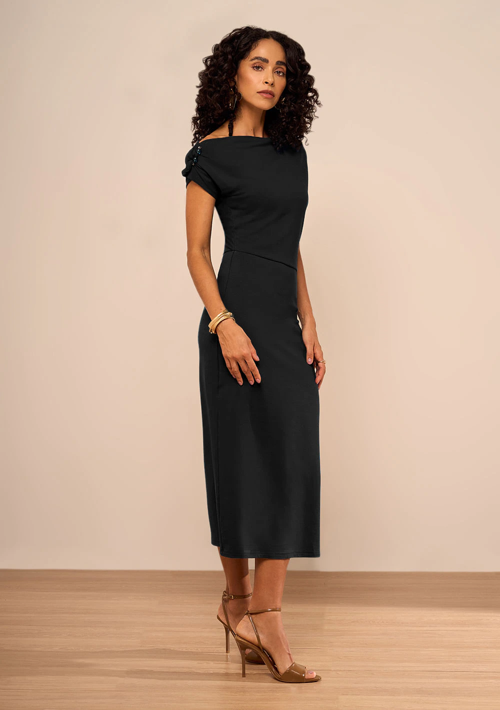 Vestido Midi Ajustado Alecrim Preto