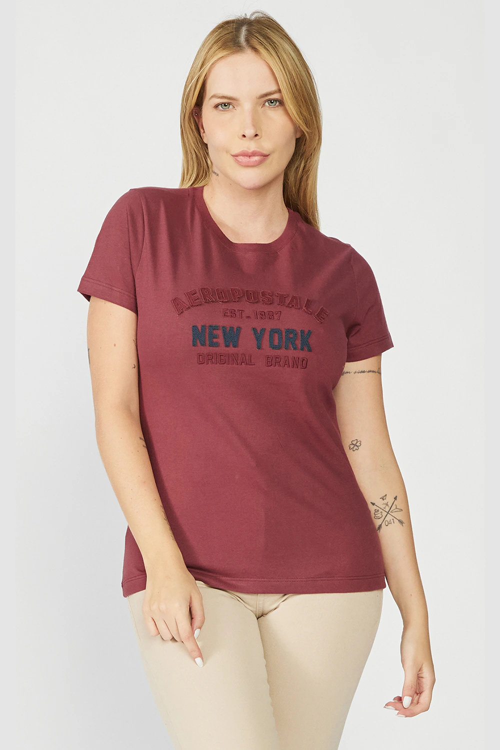Camiseta Manga Curta Feminina Bordada Aeropostale - Vinho