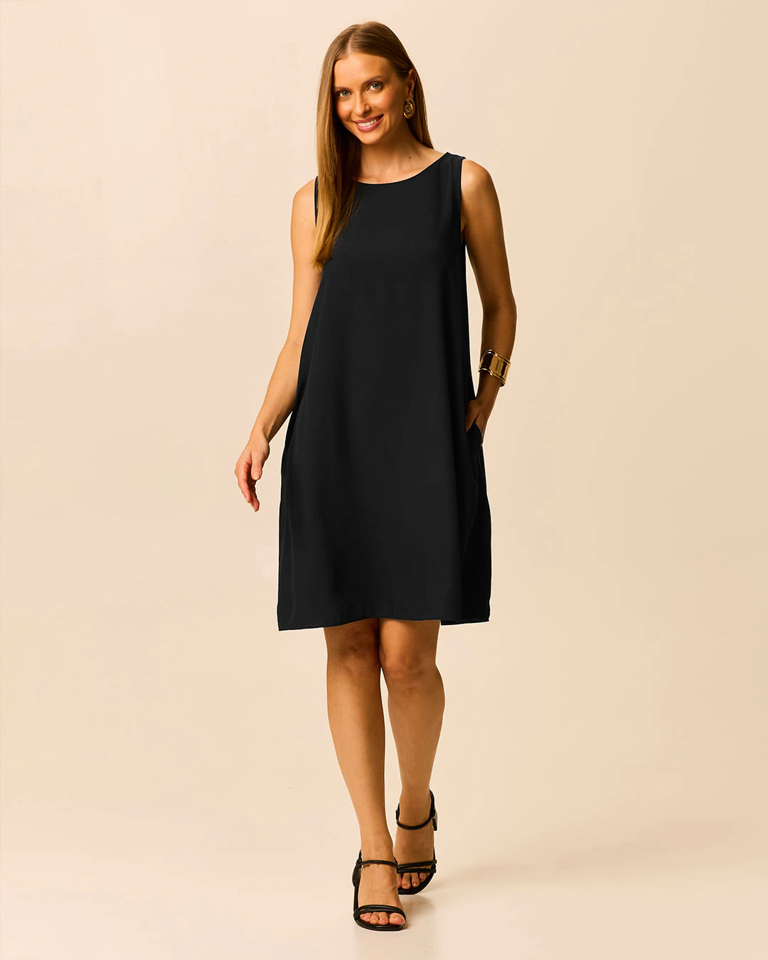 Vestido Feminino Evasê Sem Manga Bolso Interno Em Viscose