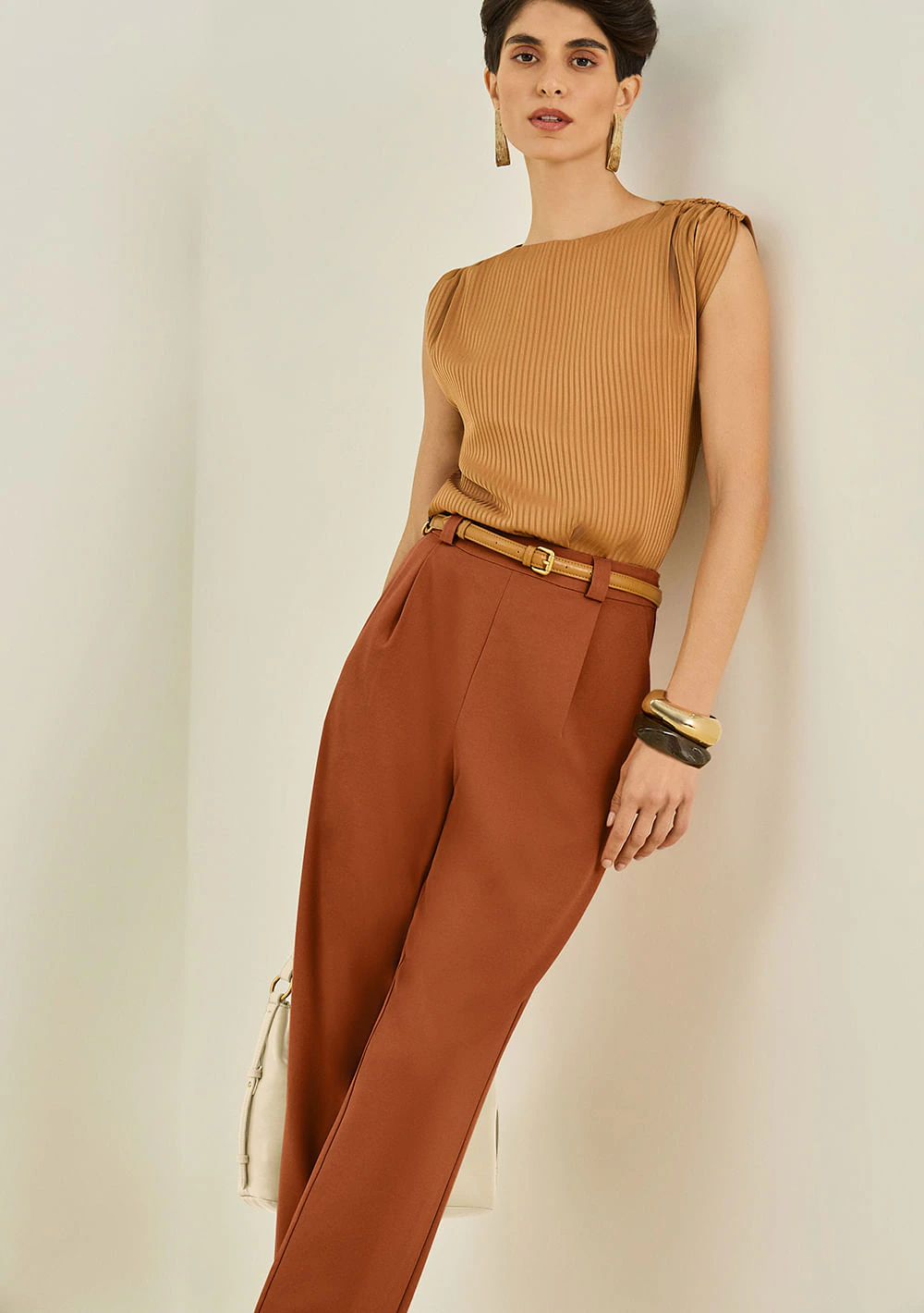 Blusa Maria.Valentina Solta Decote Careca Manga Curta Padrão Marrom