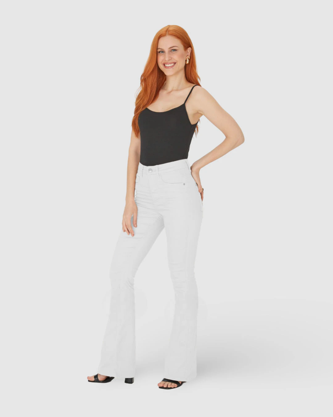 Calça Flare Feminina Cintura Alta Em Sarja Com Elastano