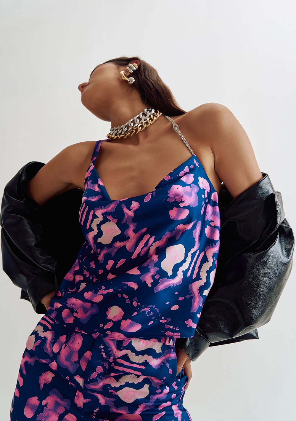 Blusa Lebôh Decote Degage Cavada Com Cordão Roxo
