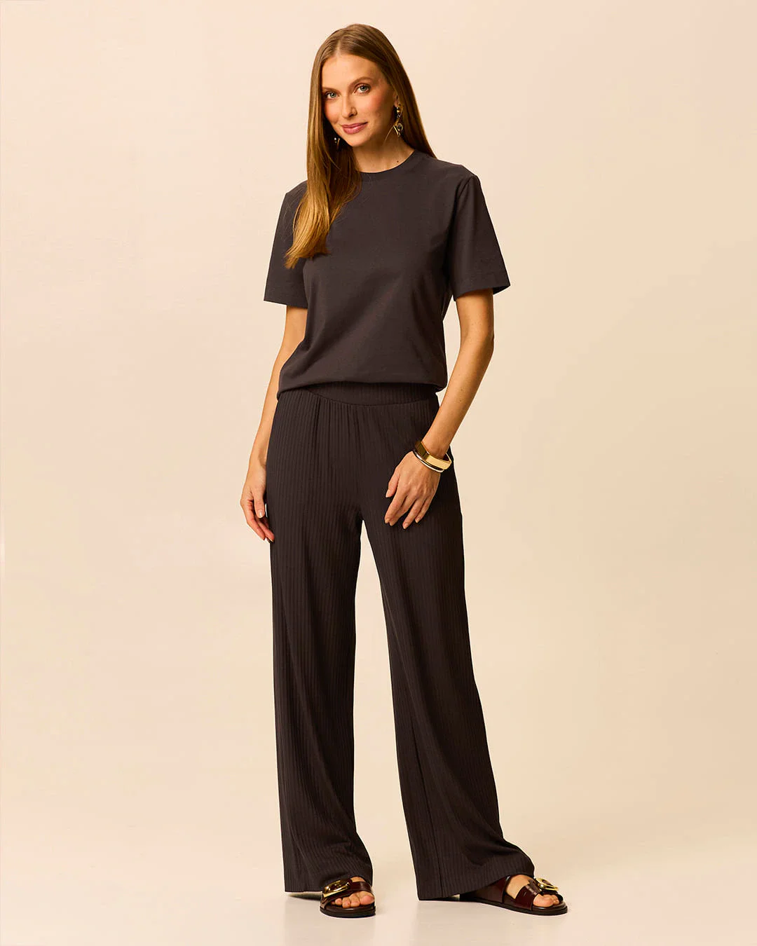 Calça Básica Feminina Wide Leg Bolso Faca Em Malha Viscose Canelada