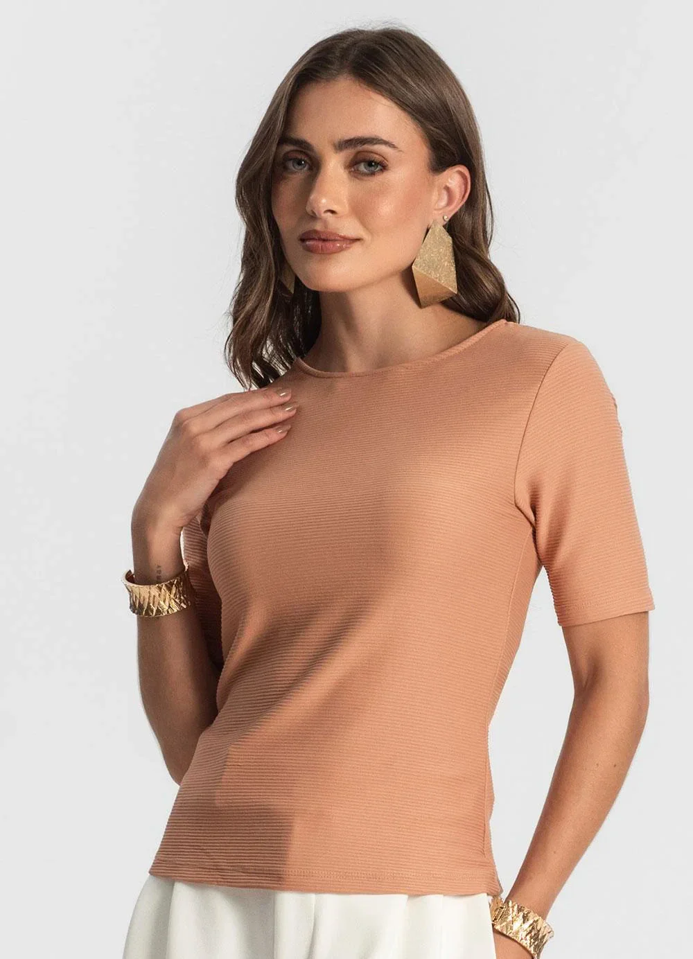 Endless - Blusa Feminina Manga Curta em Poly Marrom