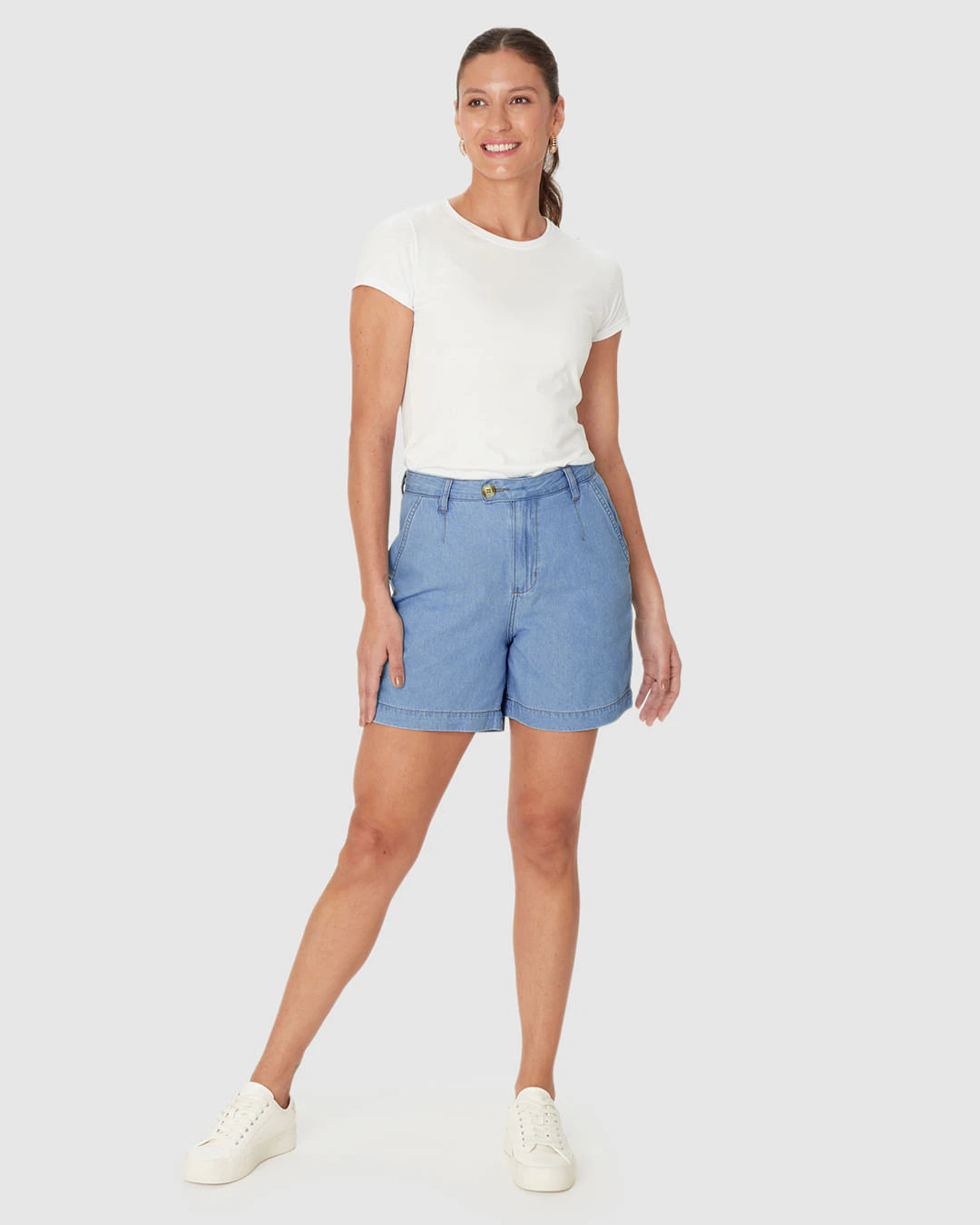 Bermuda Alfaiataria Feminina Abotoamento Interno Em Jeans 100% Algodão