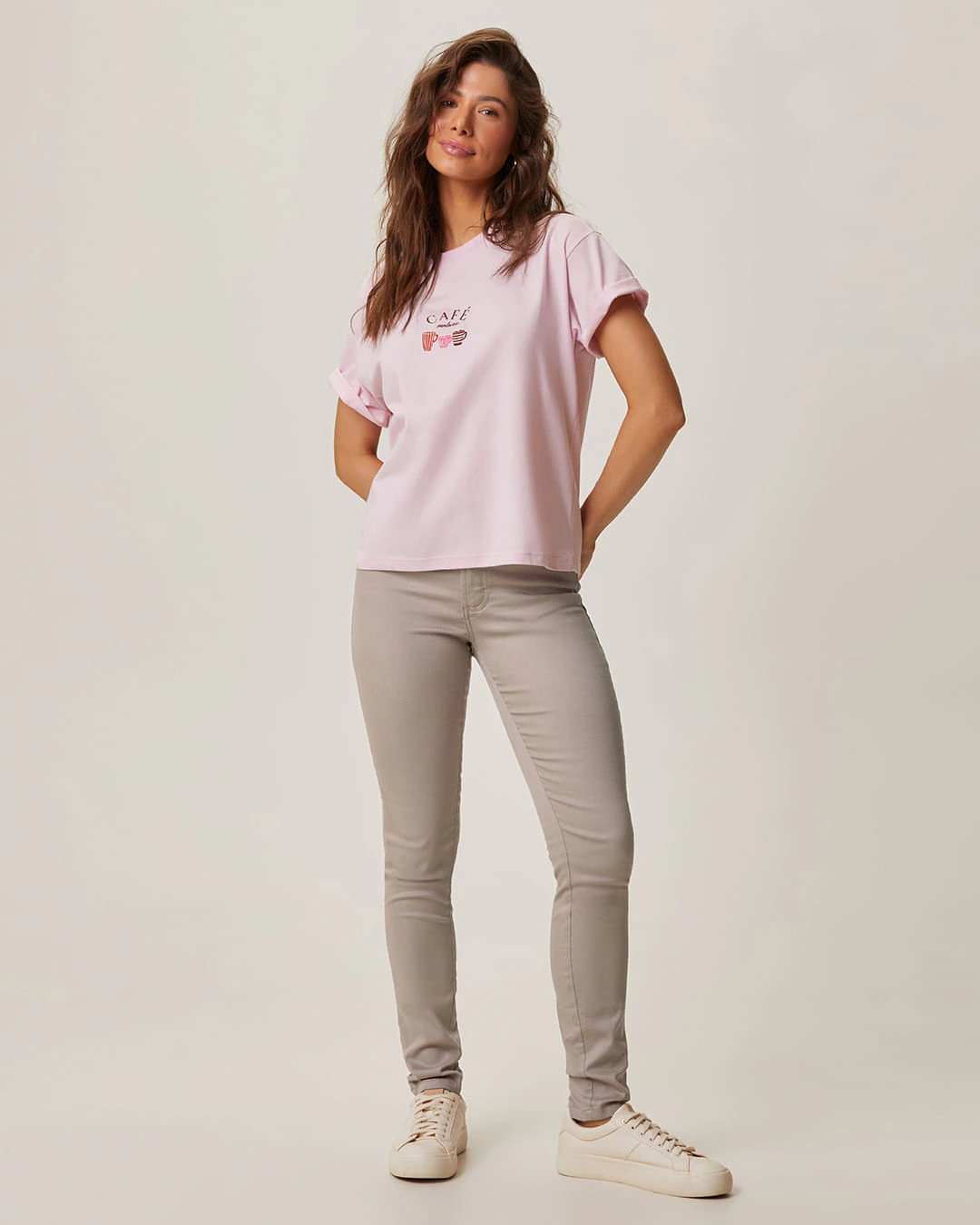 Calça Feminina Skinny Em Sarja Com Elastano