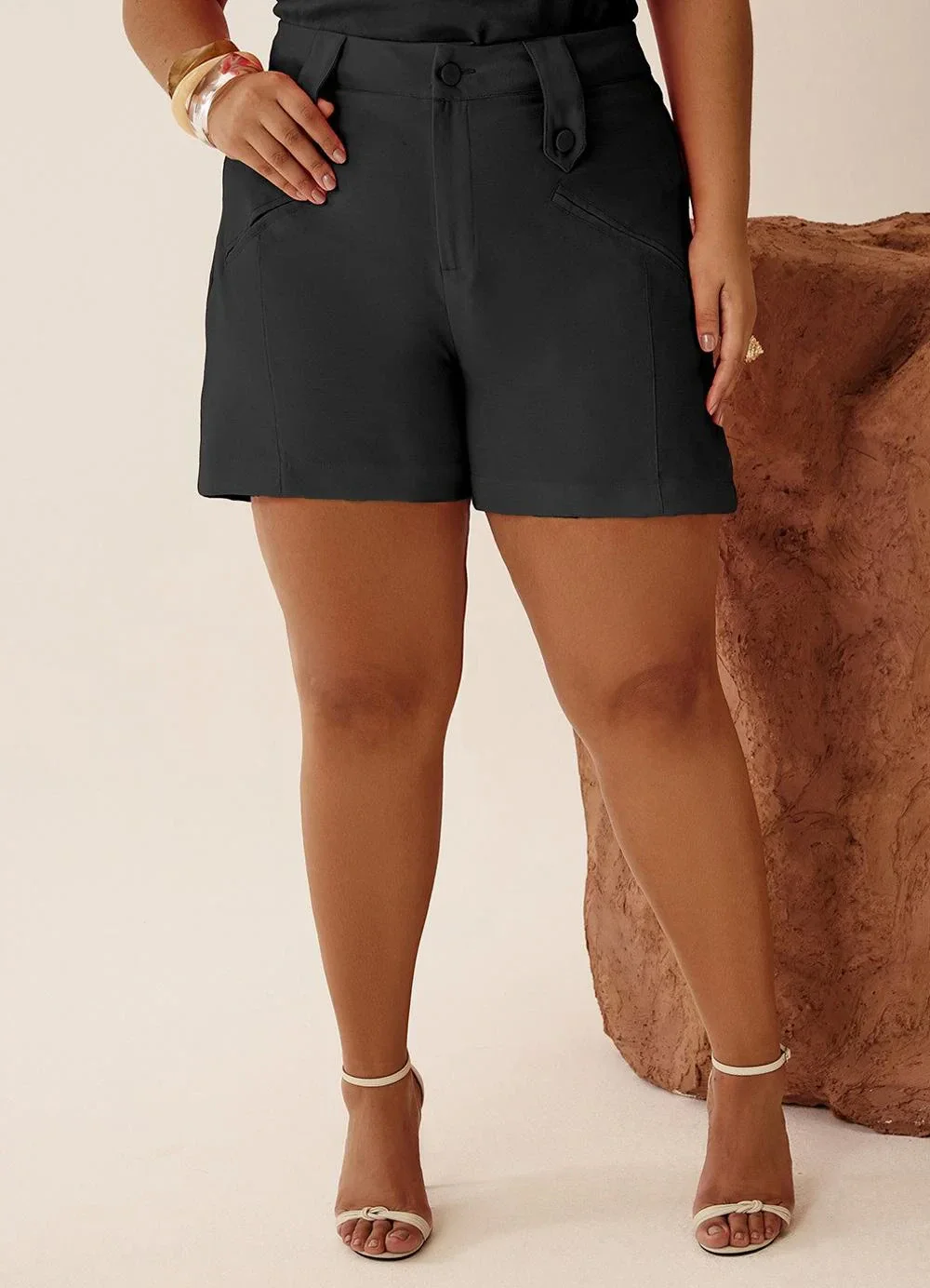 Elegance - Bermuda Bolso Embutido Frente Preto