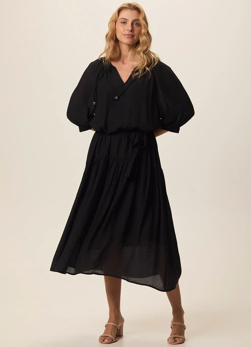 Malwee - Vestido Mídi Evasê em Crepe Preto