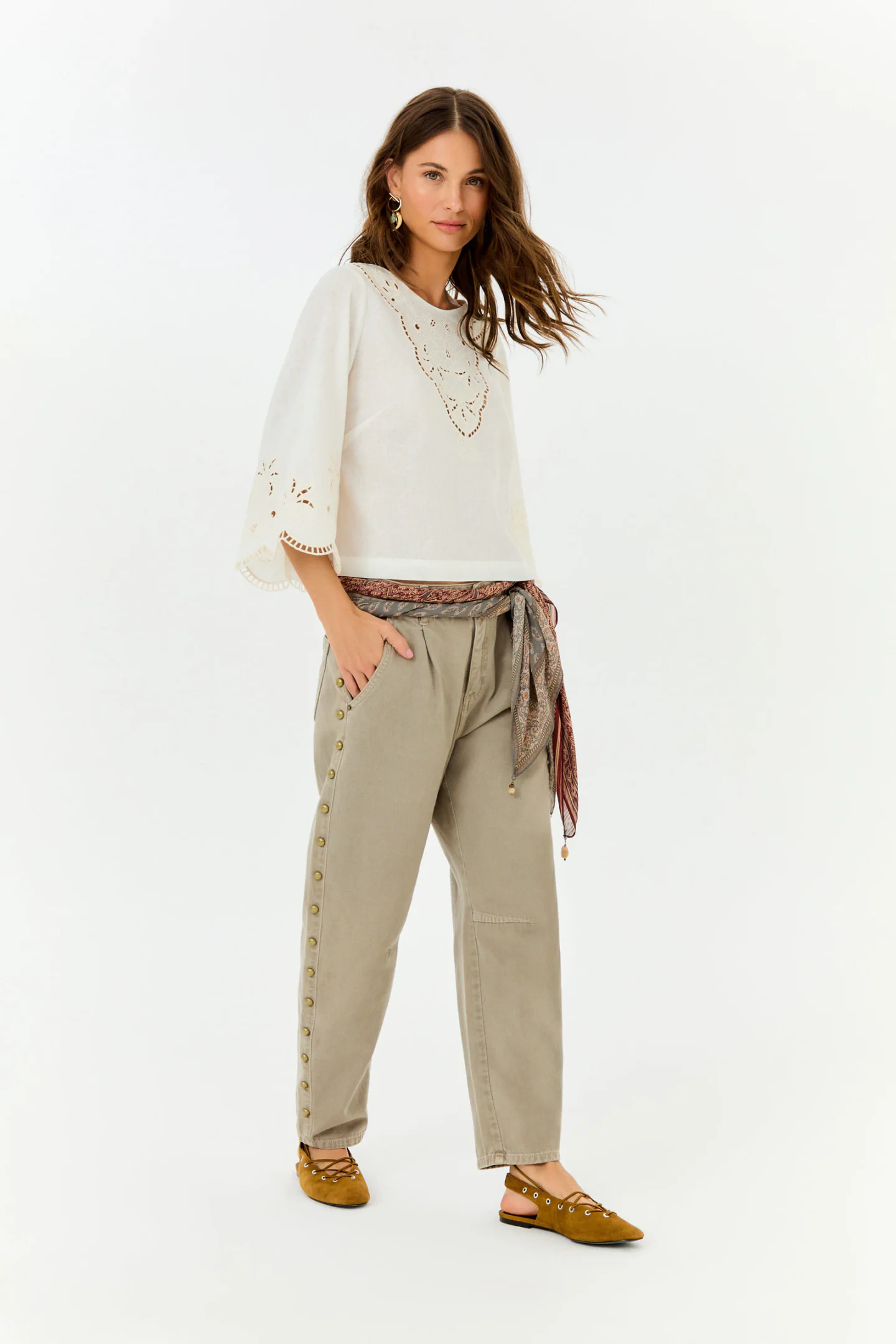 Calça Sarja Barrel Tachas