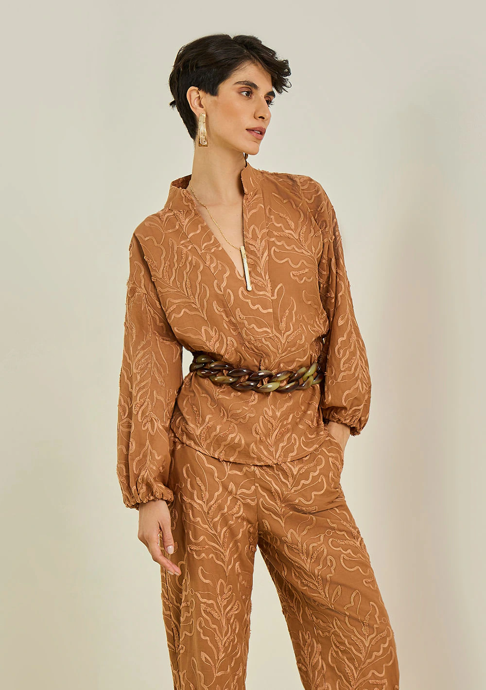 Blusa Maria.Valentina Solta Gola Padre Manga Longa Padrão Marrom