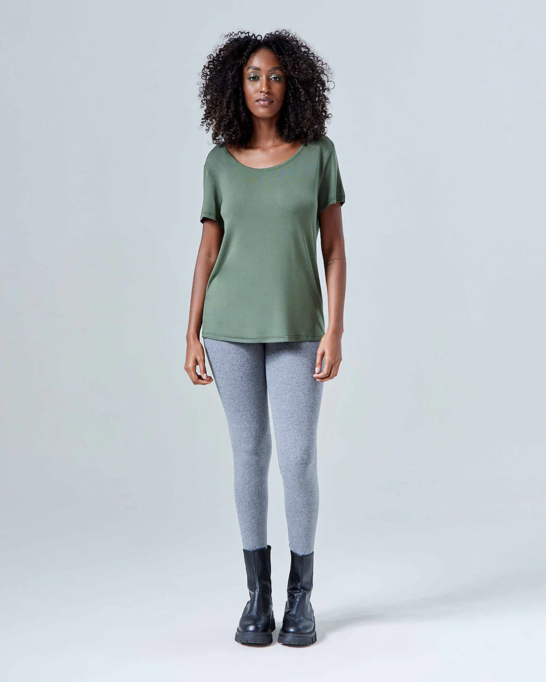 Tech T-Shirt Modal Decote Canoa Feminina - BASICAMENTE