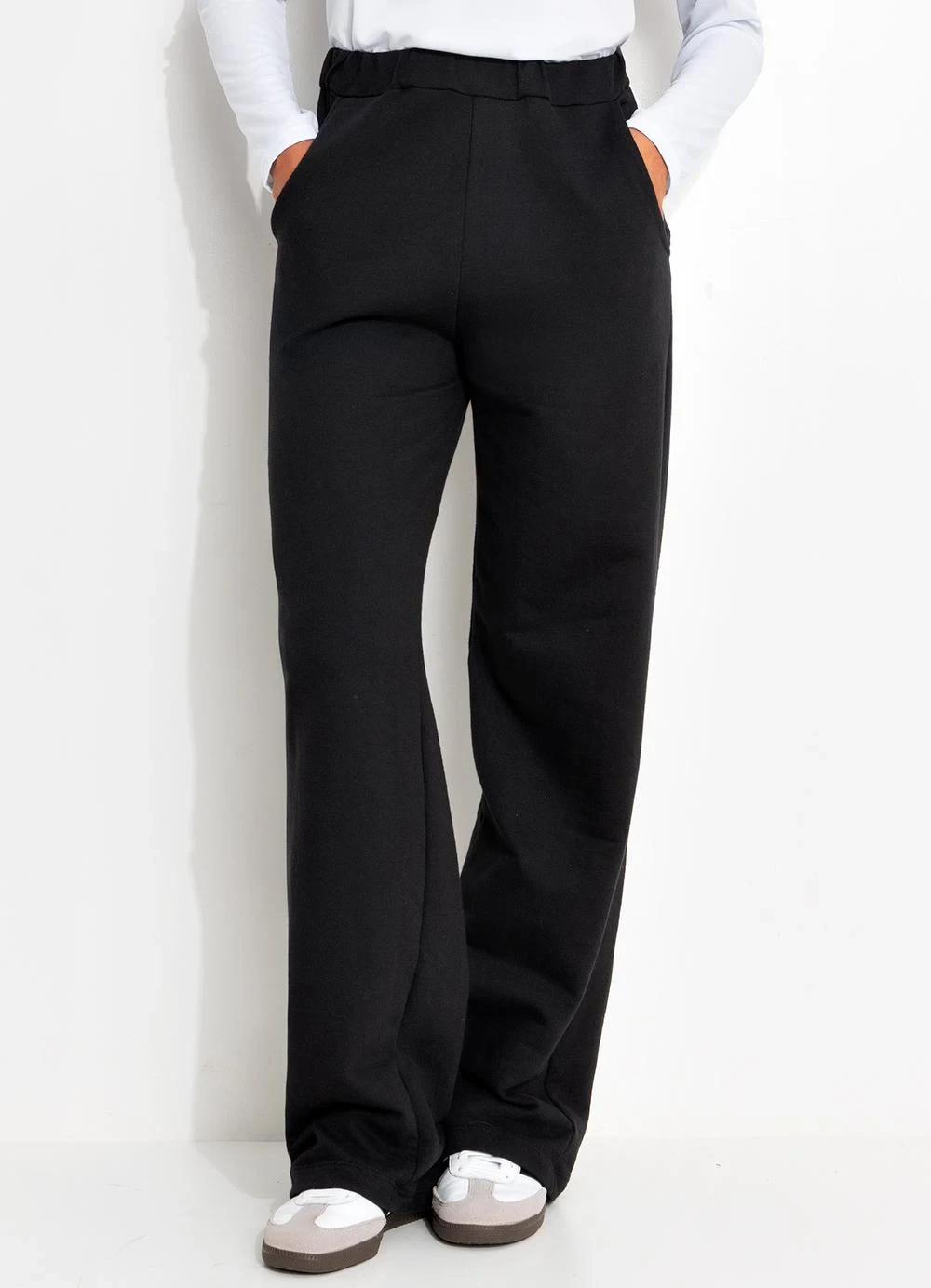 Moda Pop - Calça Preto em Moletom